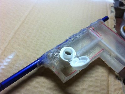 The aluminium tube is only just visible on the inside of the cap.